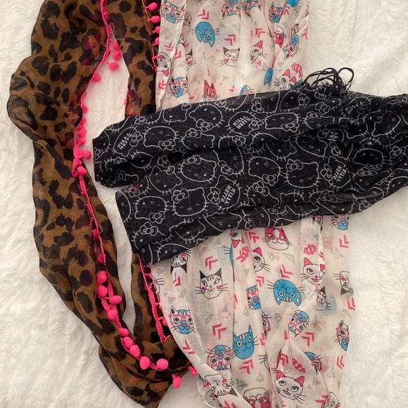 Scarf Bundle of 5 Cat theme - Picture 8 of 8